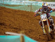 塔图姆赛后谦逊发言登热搜，曼城爆冷利雅得新月引发热议